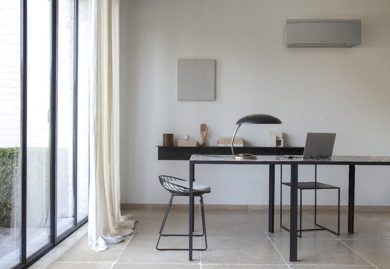 Werkkamer met airconditioning systeem airconcept