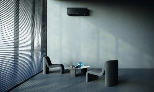 Daikin Stylish - zwarthout in woonkamer